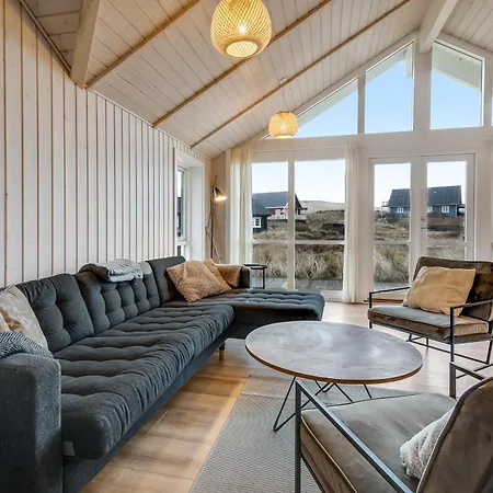 Vakantiehuis New Wooden House For 8, Near Sea, Free Wifi Sj44